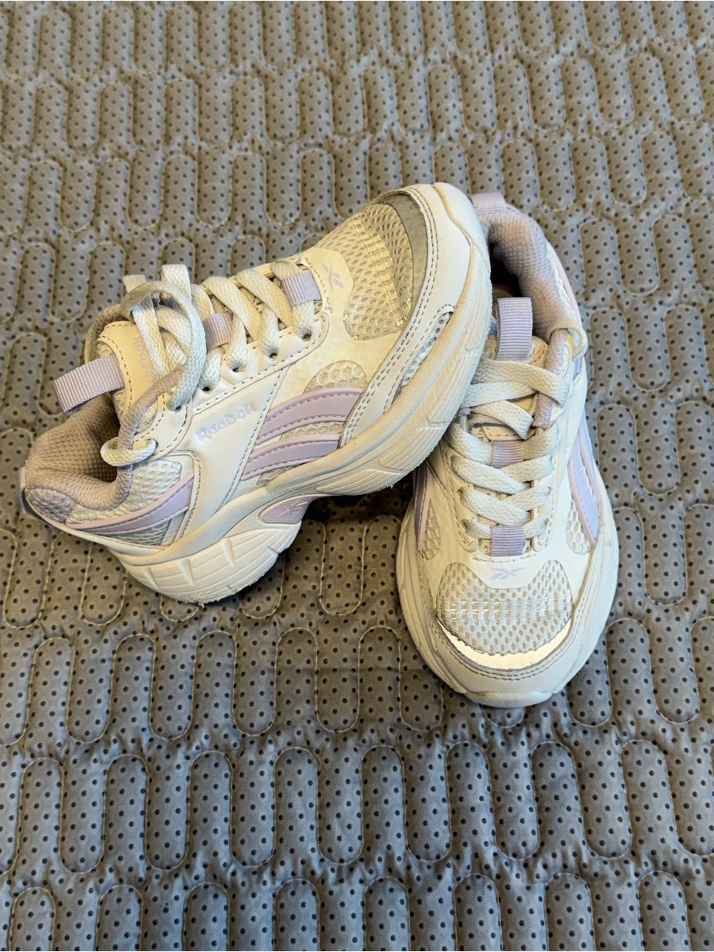 Reebok kid’s Chunky Sneaker in White and Lavender Accent - Picture 5 of 10